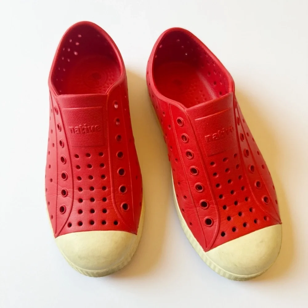 Native Jefferson Slip-On Shoe Torch Red/Bone White J1